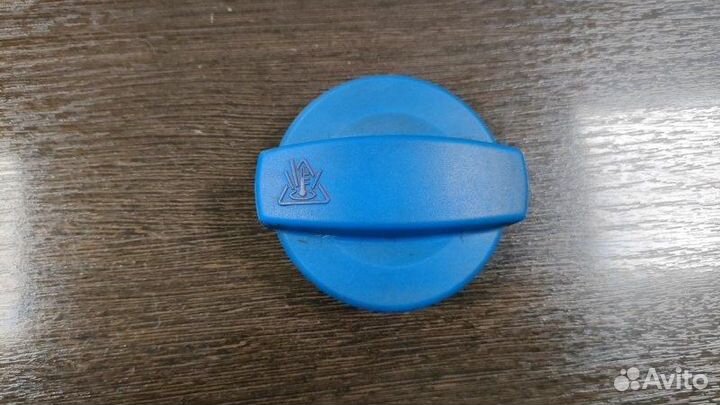 Крышка расширительного бачка Audi A8 D3 6.0 BHT