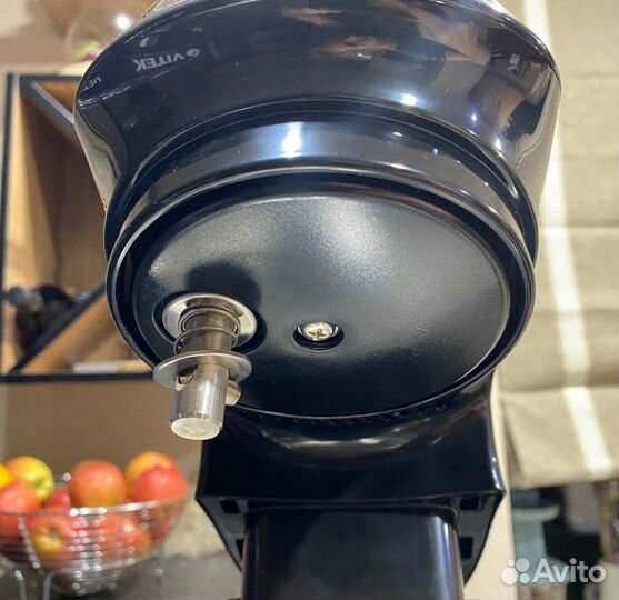 Кухонный комбайн Vitek миксер, тестомес