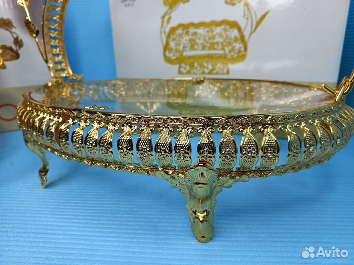 Фруктовница металлическая золотая