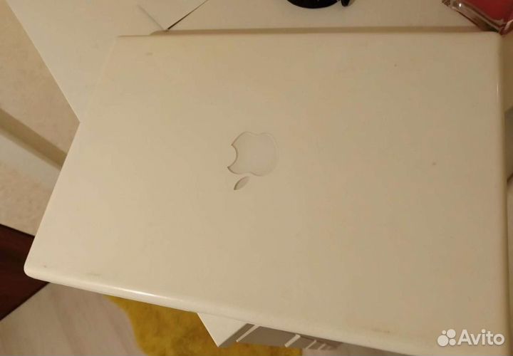 Apple Macbook Whate A1181
