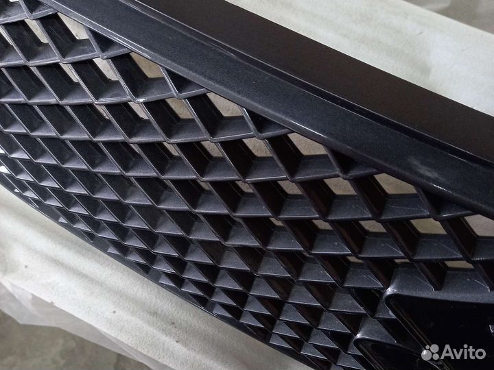 Решетка радиатора Suzuki Grand Vitara 05-11г