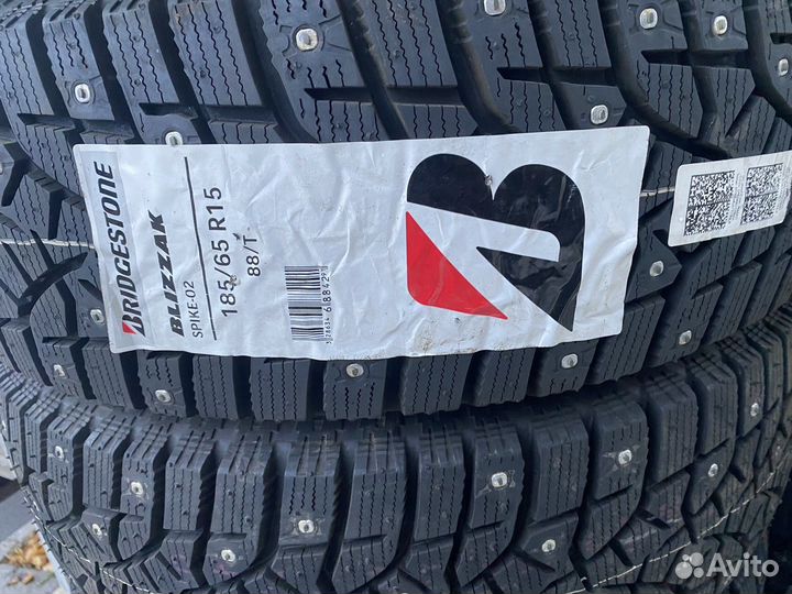 Bridgestone Blizzak Spike-02 185/65 R15 88T