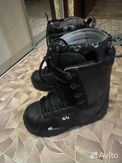 Сноубордические ботинки 46-47