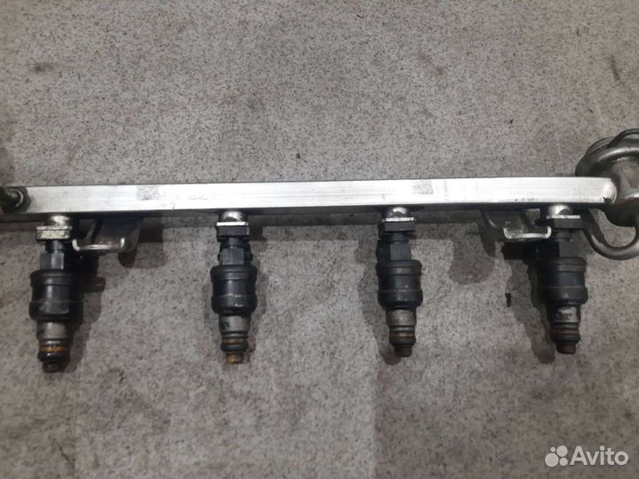 Рейка топливная (рампа) от Skoda Octavia (A4 1U)