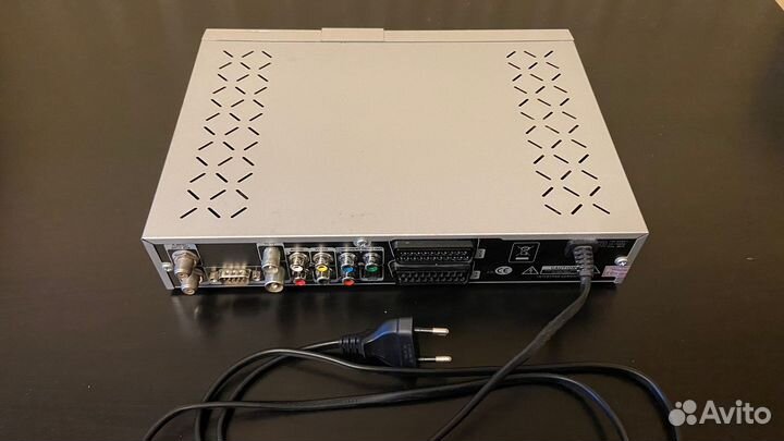 Спутниковый ресивер Golden interstar