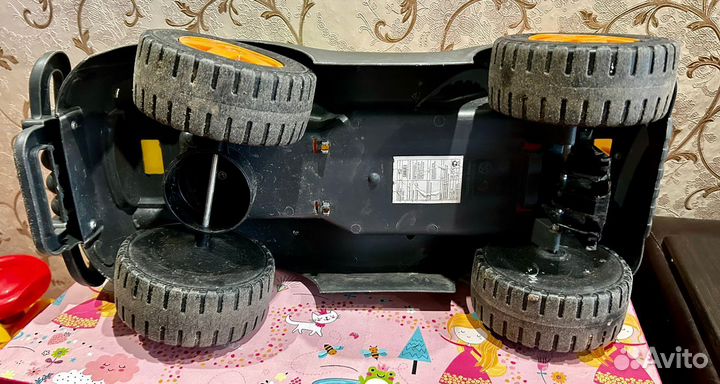 Детская машинка-каталка