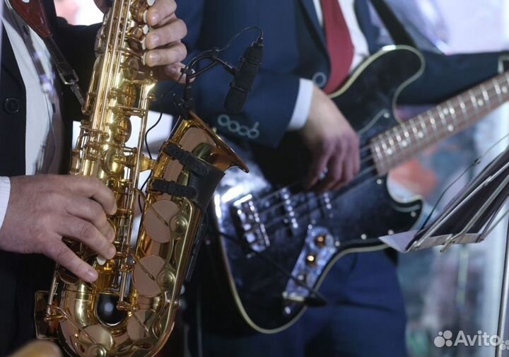 Для саксофона держатель радио системы