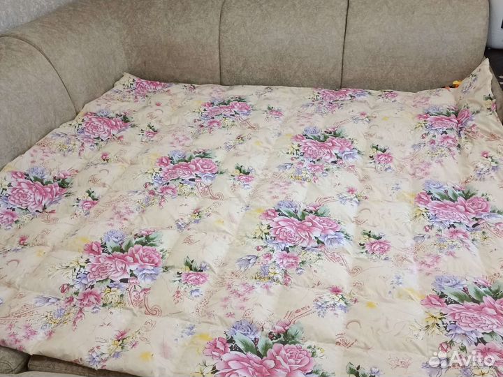 Одеяло пуховое,новое