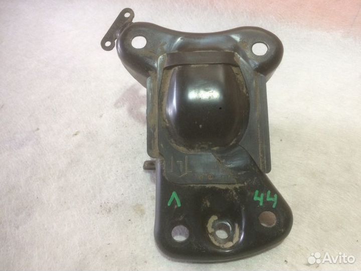 Кронштейн задней балки левый Skoda Octavia A7 CWV