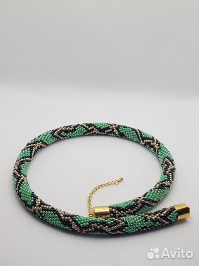 Колье чокер из бисера