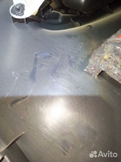 Обшивка задней левой двери Toyota Corolla E150