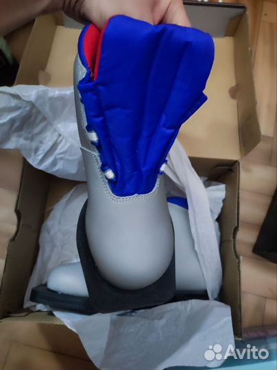 Лыжные ботинки