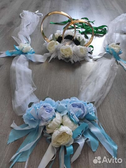 Свадебное украшение на машину