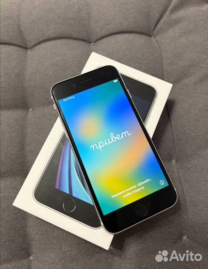 iPhone SE, 64 ГБ