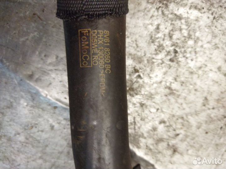 Патрубок радиатора Ford Focus 3 хетчбэк 1.6L