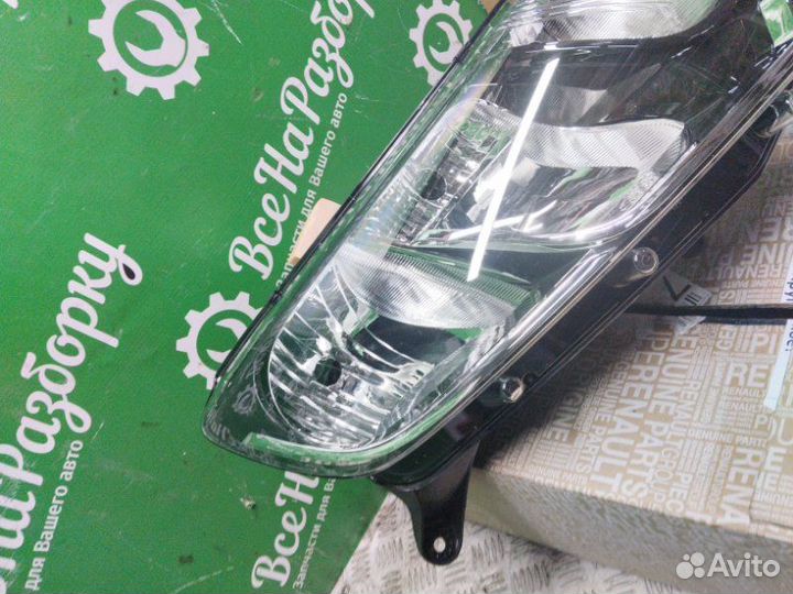 Фара передняя правая Renault Logan 2