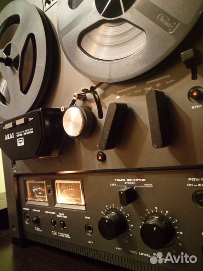 Катушечный магнитофон akai GX215D