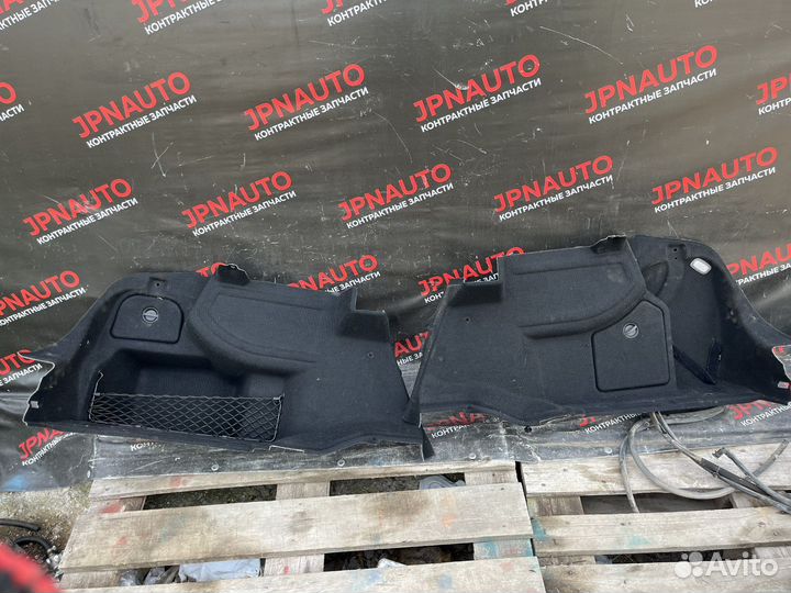 Mercedes C207 W207 A207 обшивка багажника