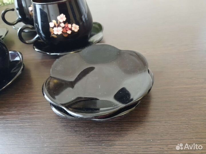 Чайные чашки с блюдцами