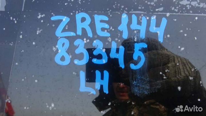 Стекло собачника левое Toyota Corolla Fielder