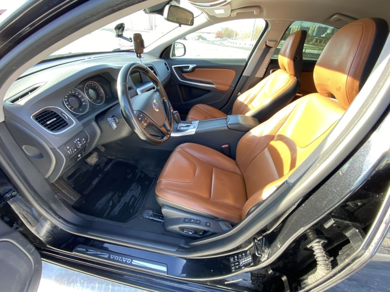 Volvo S60: фото владельца