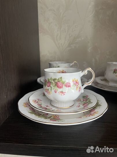 Фарфоровая чайная тройка Rosina Queen’s Англия