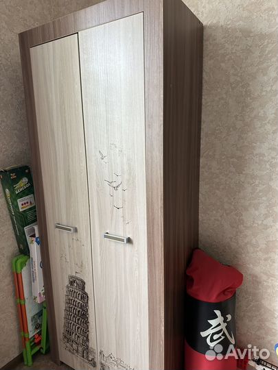 Шкаф распашной