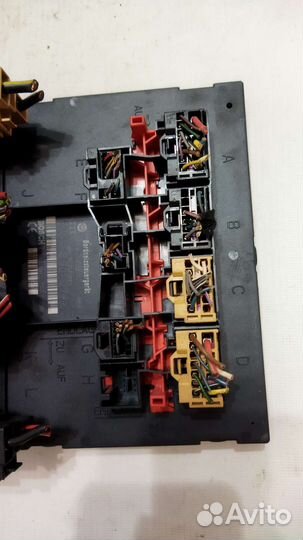 Блок предохранителей салона Volkswagen 8P0907279K