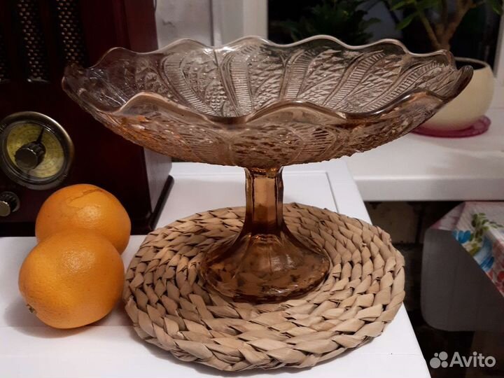 Ваза для фруктов на ножке цветное стекло СССР