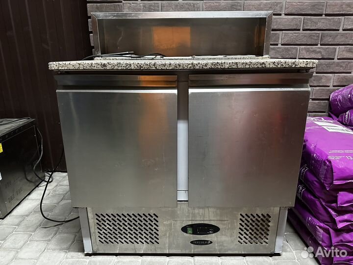 Стол холодильный tefcold PT 920