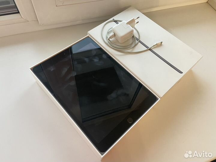 iPad 7 2019 32gb на запчасти