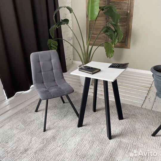 Письменный стол Ник 50*50 см. Черные ножки