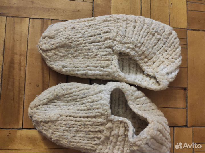 Варежки, тапочки вязаные