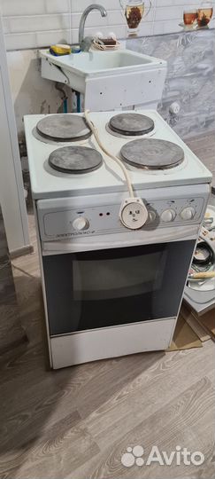 Электроплита с духовкой бу