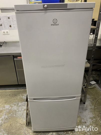 Холодильник с морозилкой Indesit