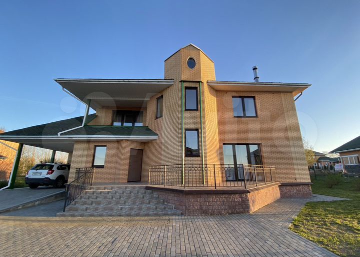 Коттедж 297,7 м² на участке 16 сот.