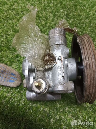 Насос гура Mazda 323 BA