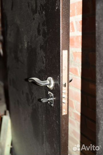 Дверь входная металлическая