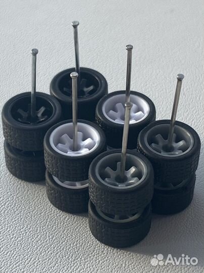 Колеса 1:64 hot wheels / matchbox