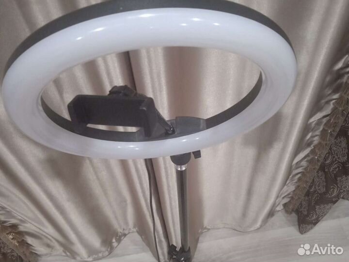 Кольцевая лампа со штативом бу