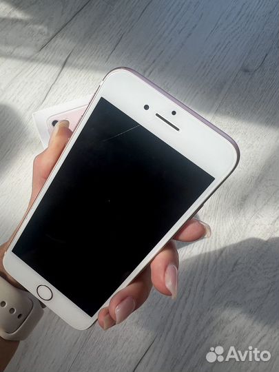 Телефон iPhone 7