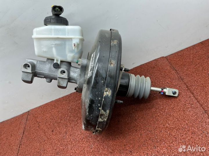Вакуумный усилитель тормозов Renault Duster