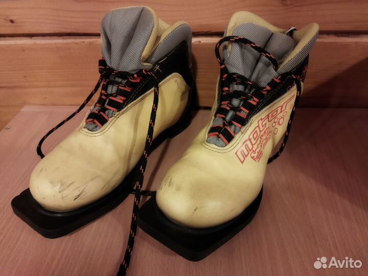 Лыжные ботинки 36 размер