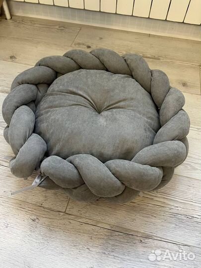 Лежанка для собак средних пород