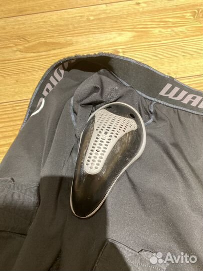 Ракушка хоккейная Warrior