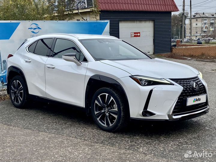 Lexus UX 2.0 CVT, 2018, 18 774 км