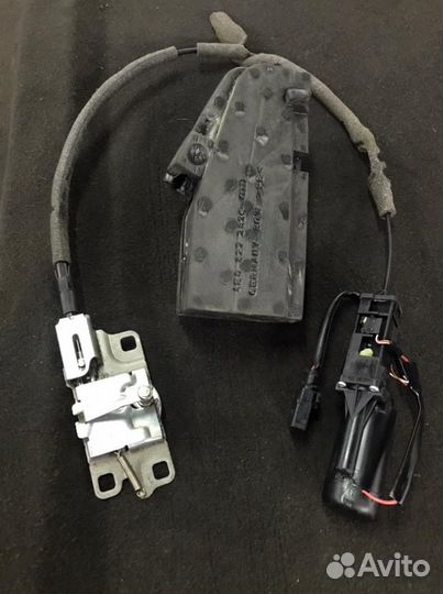 4E0827383C Доводчик багажника Audi A8 D3