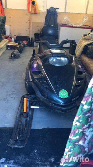 Продам снегоход Arctic Cat