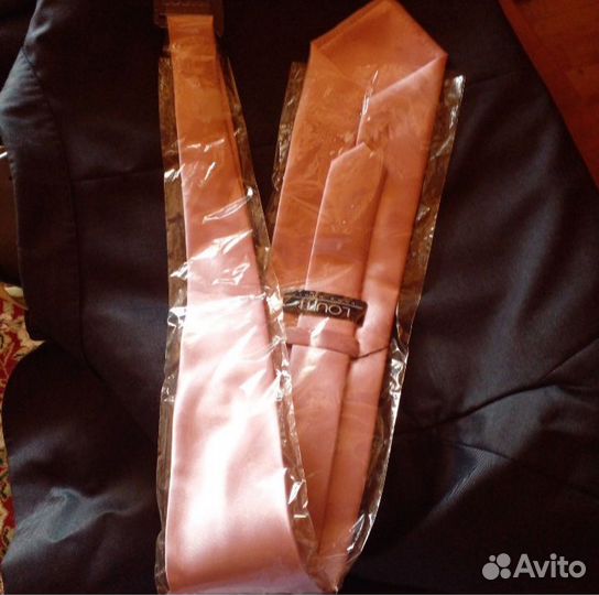 Галстук розового цвета