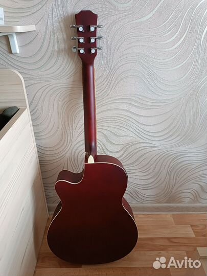 Новая электроакустическая гитара